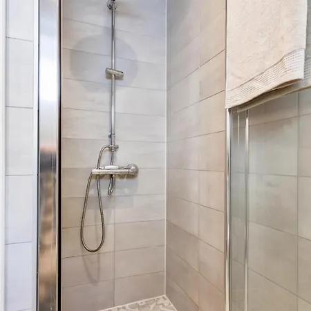 Cozy In Center דירה