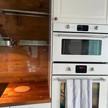 Cozy In Center * ברגן